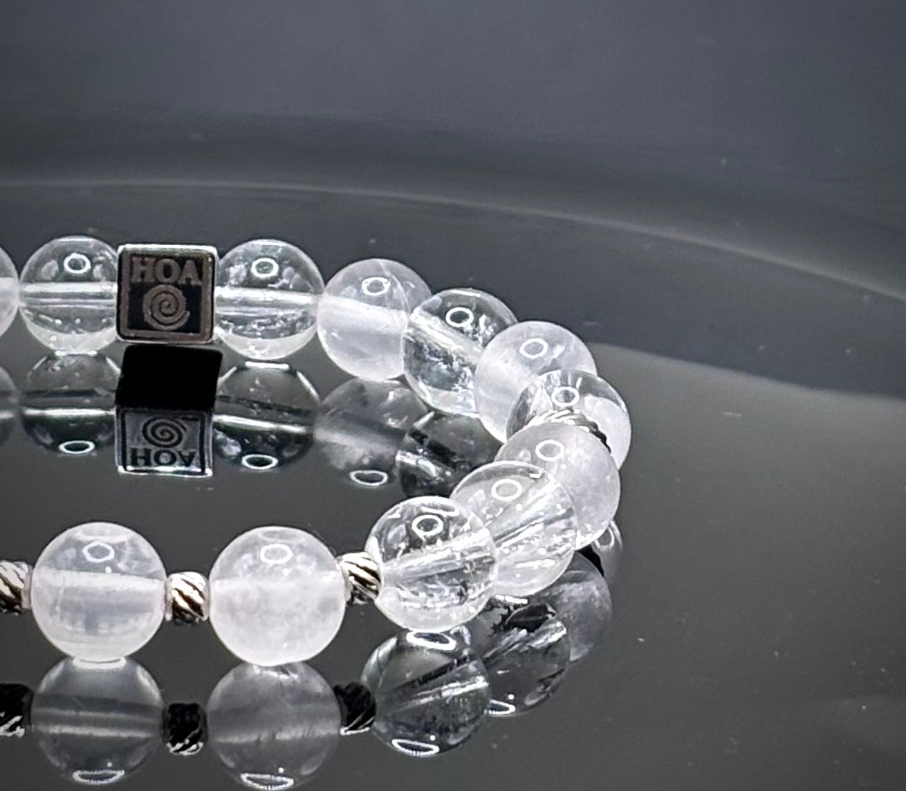 Луксозна гривна от естествен Лемурийски кристал и висок клас Розов кварц ААА+ със сребърни детайли. Ръчно изработен артефакт от колекция Lemurian Bloodline на House of Astrology.