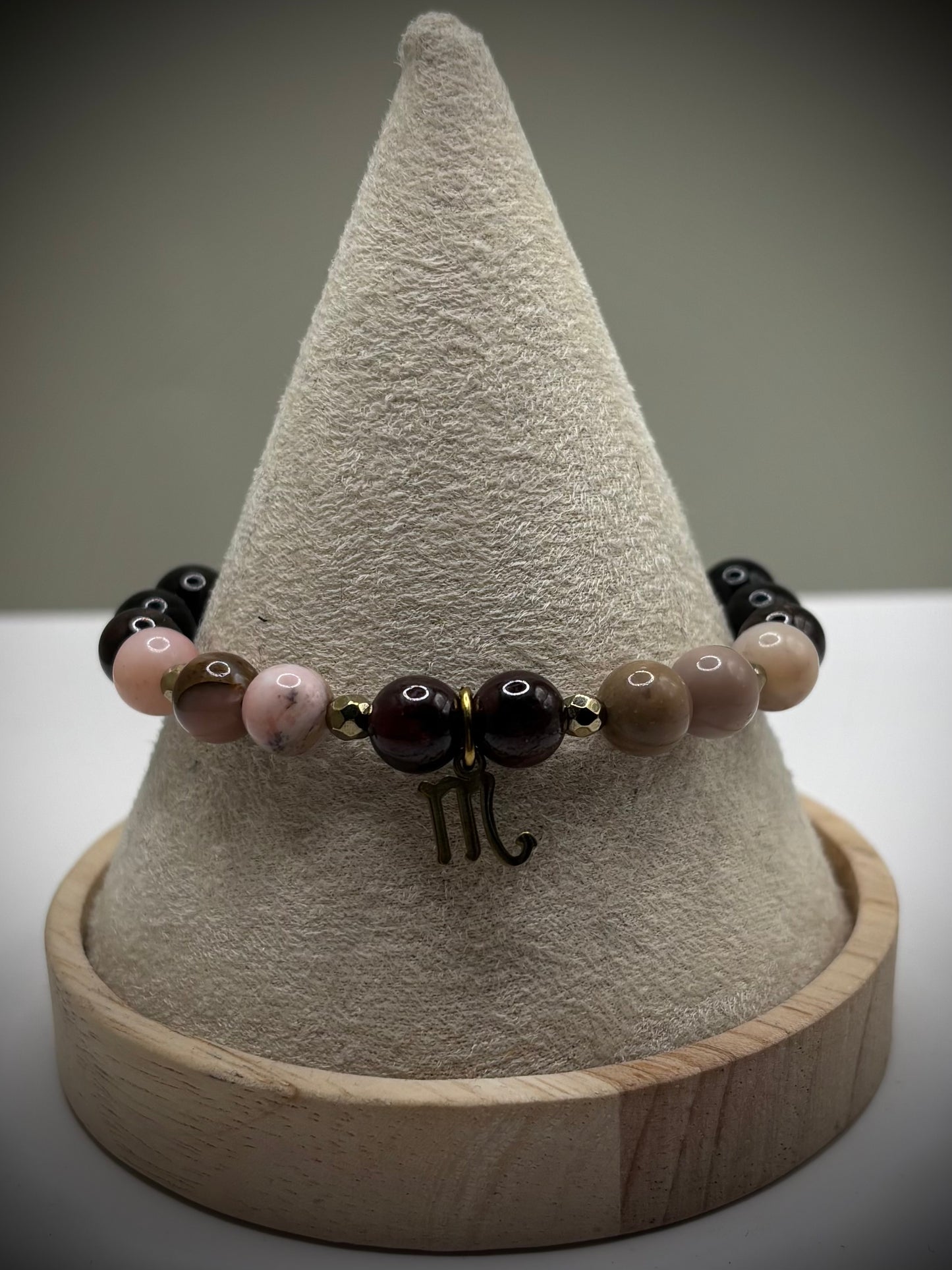 “Scorpio Velvet” - дамска гривна зодия Скорпион