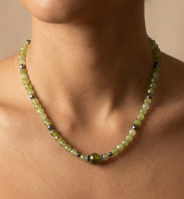 HOA Перидот: Аура на Изобилието - дамско колие с фасетиран Перидот