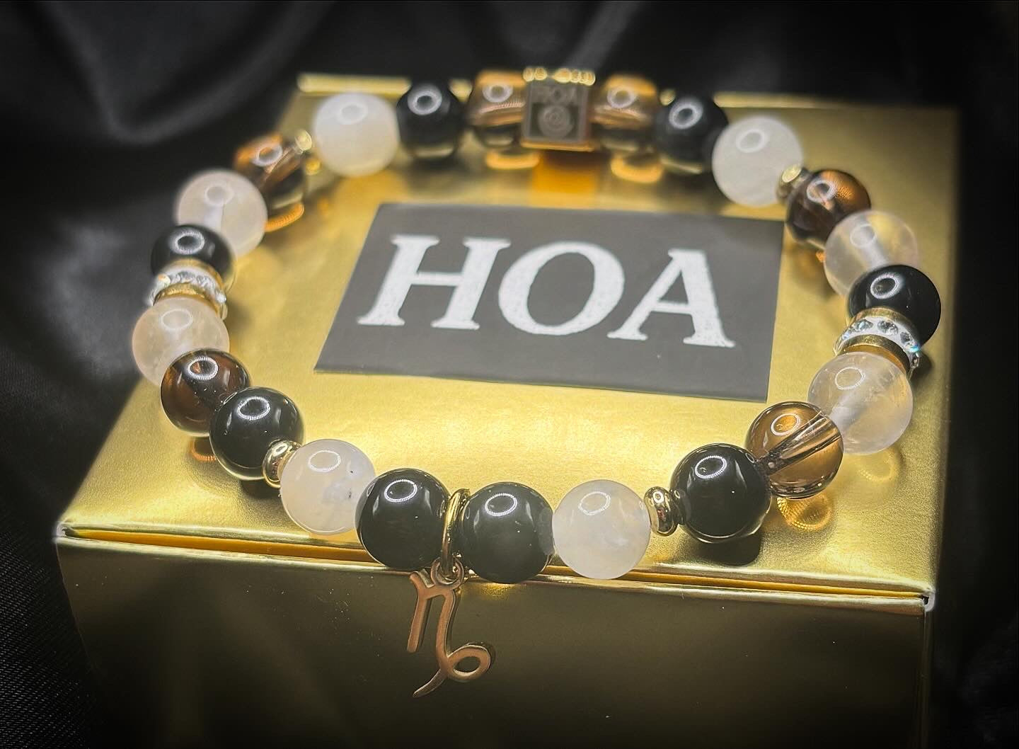 “Capricorn Aegis” - дамска гривна зодия Козирог