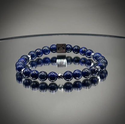 Луксозна дамска гривна от кралски син лапис лазули със златни пиритни нишки, първокласно бижу от естествени полускъпоценни камъни