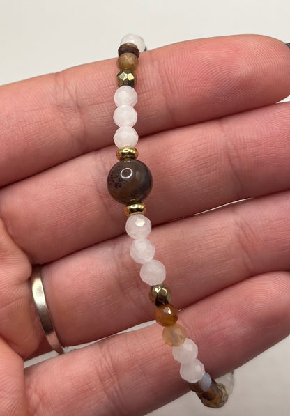 HOA Лунен камък & Ахат: Небесен Баланс - дамско колие с фасетирани Лунен камък и Ахат