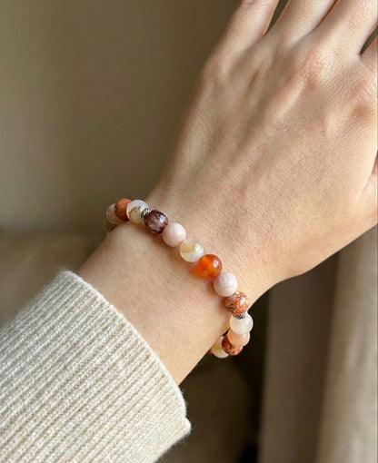 Гривна HOA „Втора Чакра“ от естествени камъни, ръчно изработена. Карнеол, слънчев камък и леопардов яспис в топла композиция за съзидание и енергия.