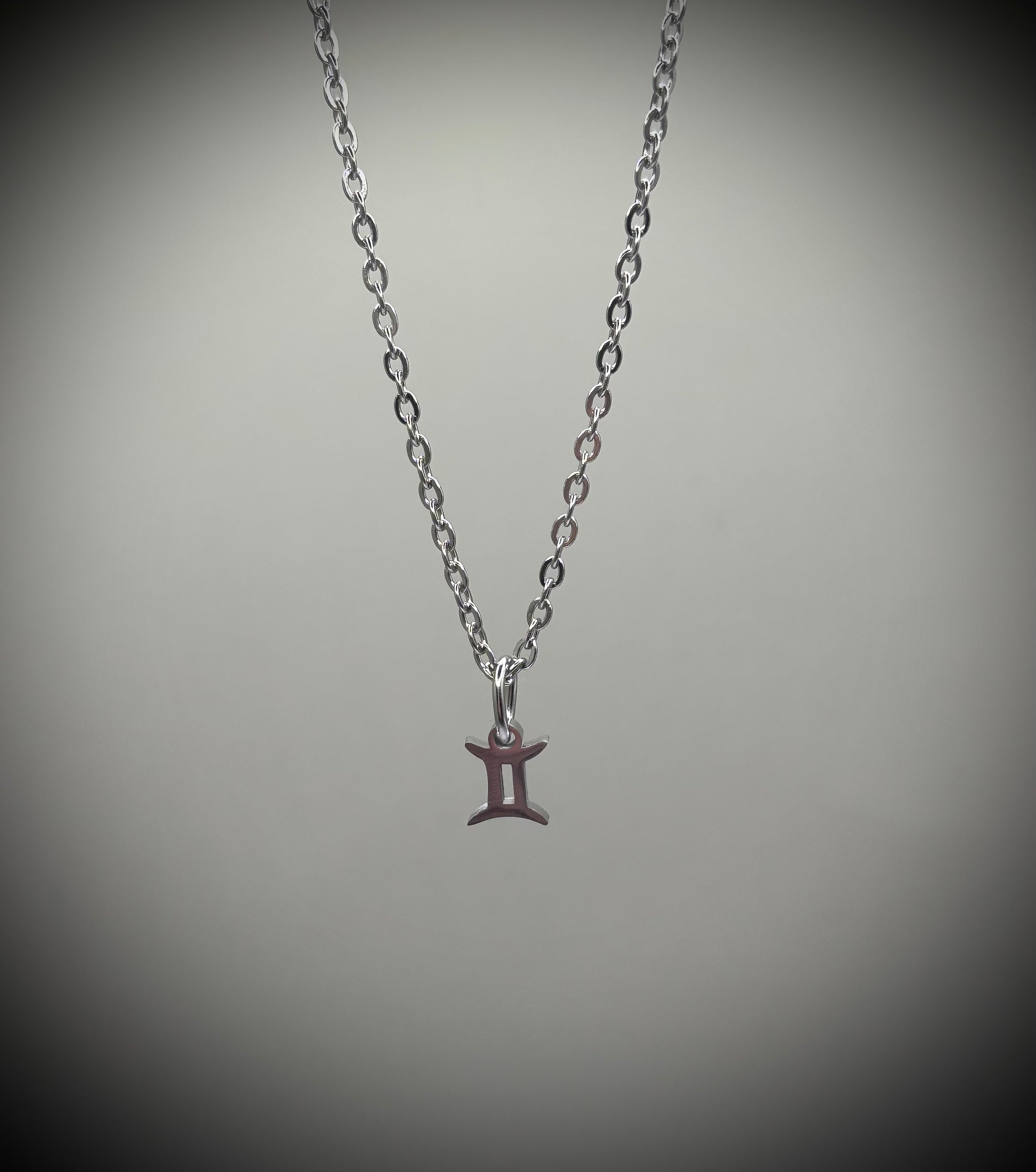 Колие HOA „Колие за зодия“ от медицинска стомана най-висок клас.