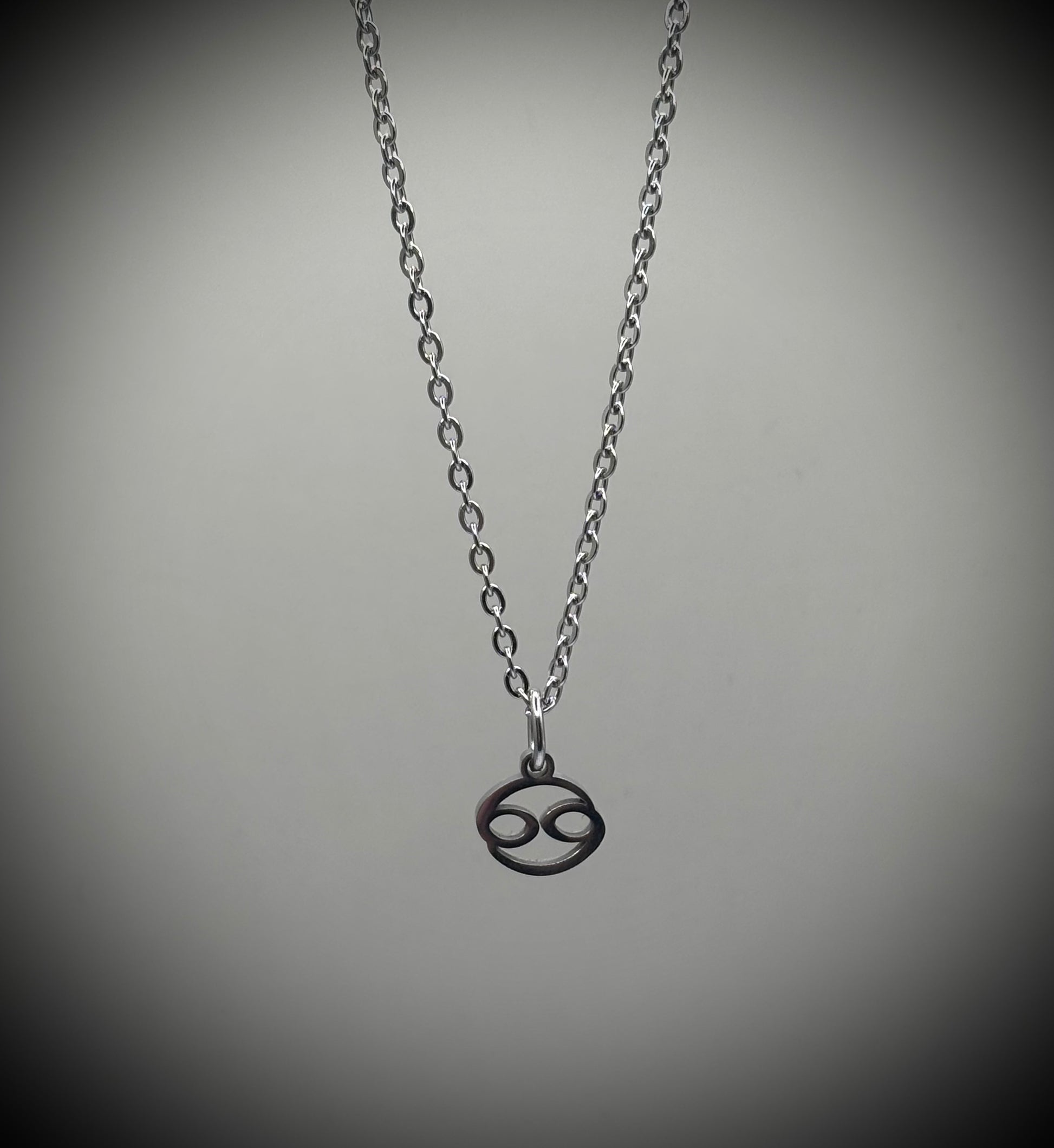 Колие HOA „Колие за зодия“ от медицинска стомана най-висок клас.