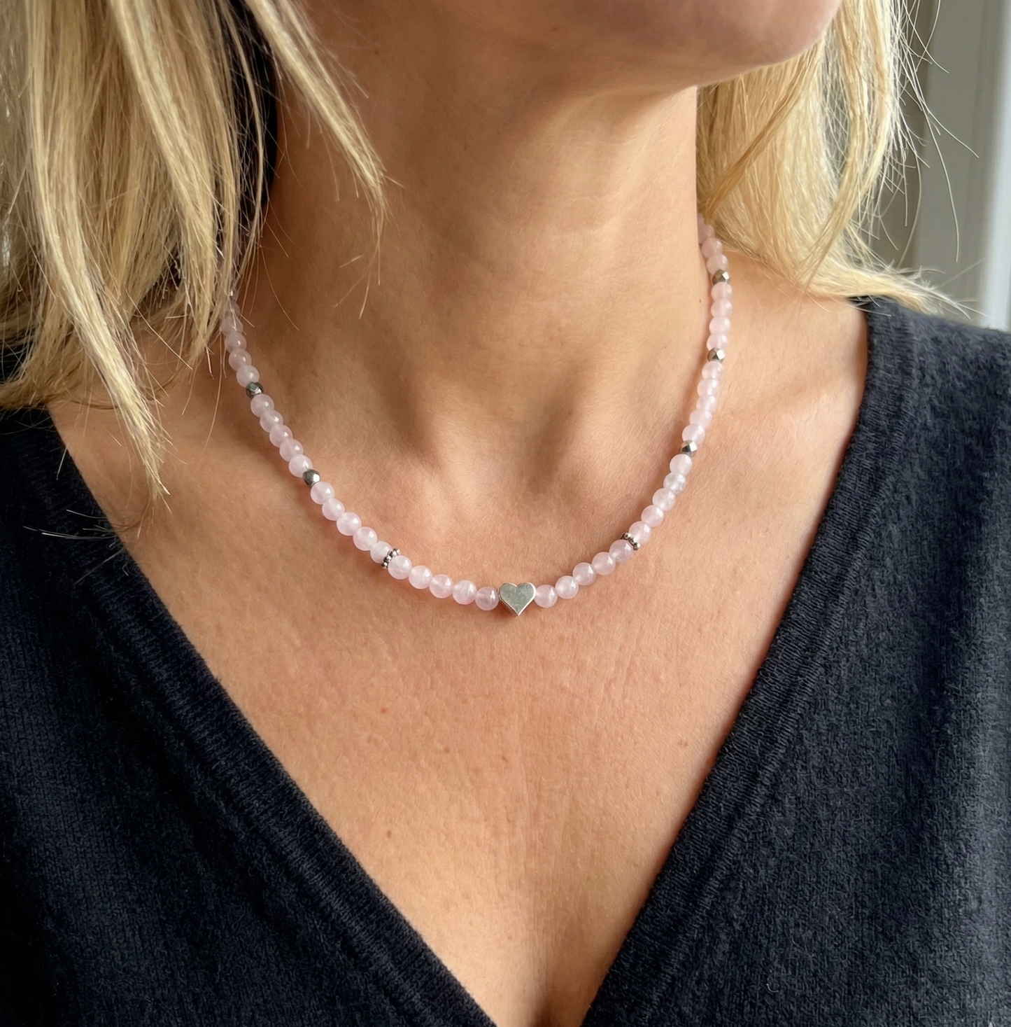 HOA Розов Кварц: Искра на Любовта - дамско колие с фасетиран Розов кварц