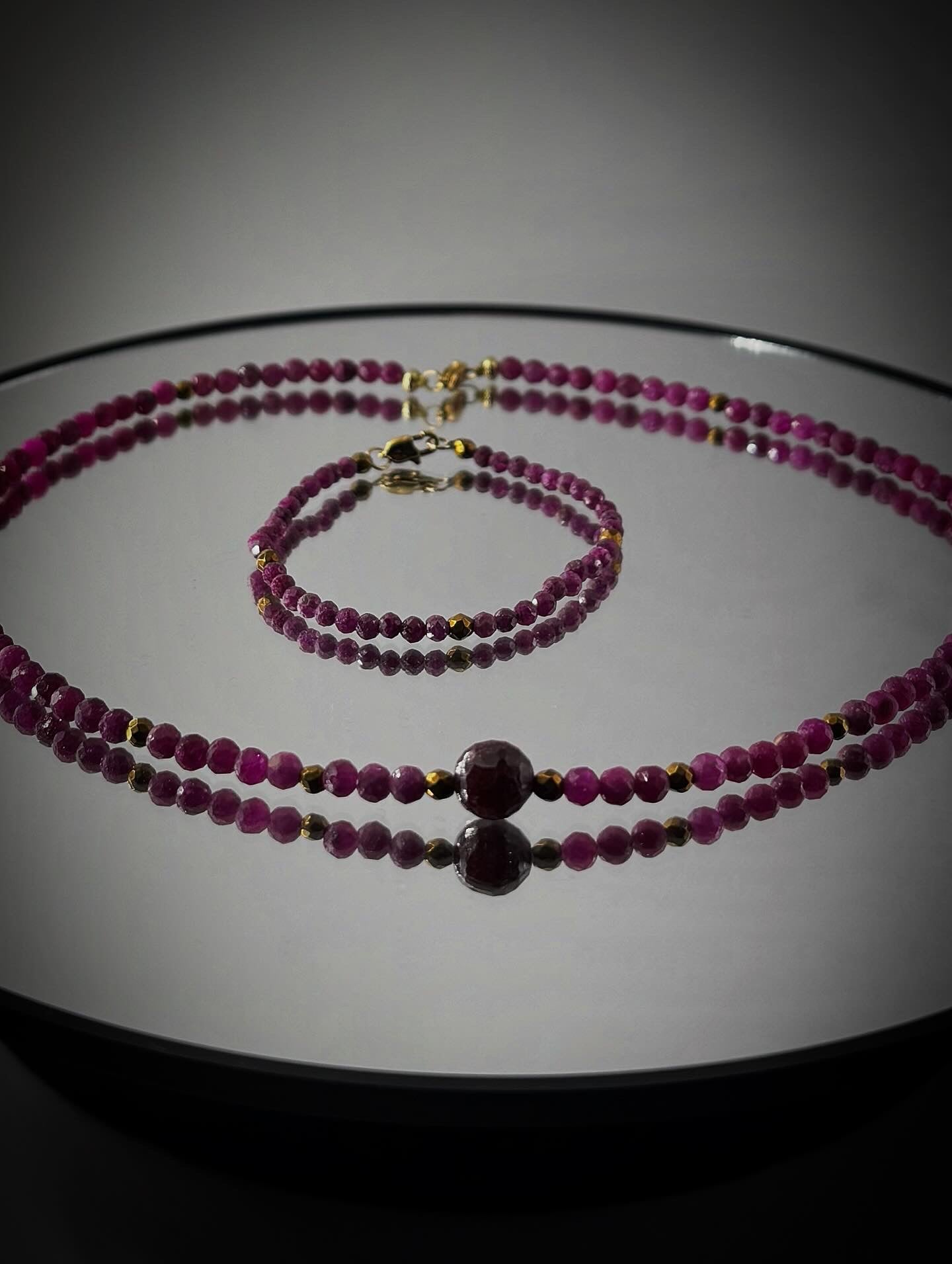 HOA Рубин и Златен Хематит: Кралска Енергия - комплект гривна и колие