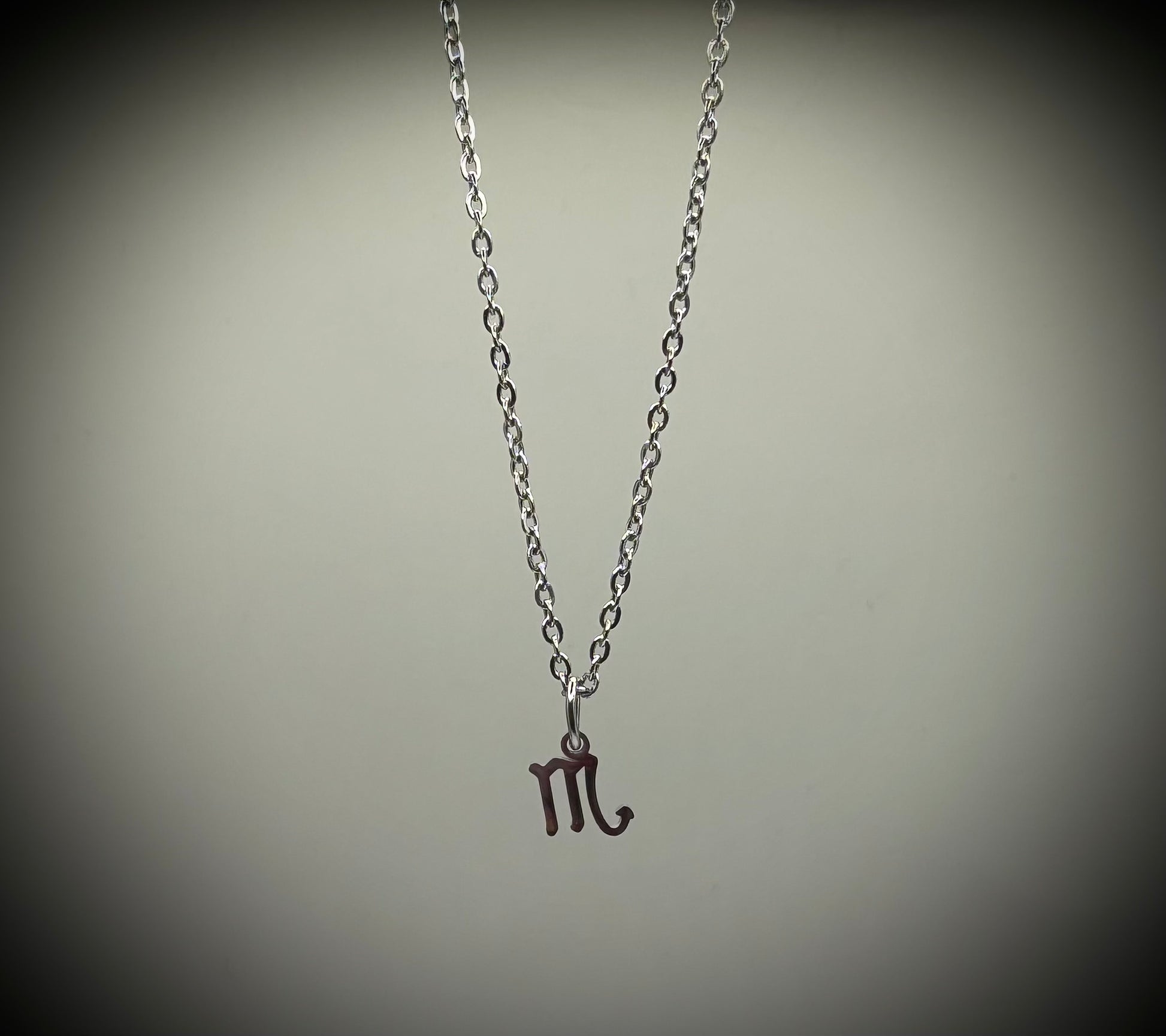 Колие HOA „Колие за зодия“ от медицинска стомана най-висок клас.