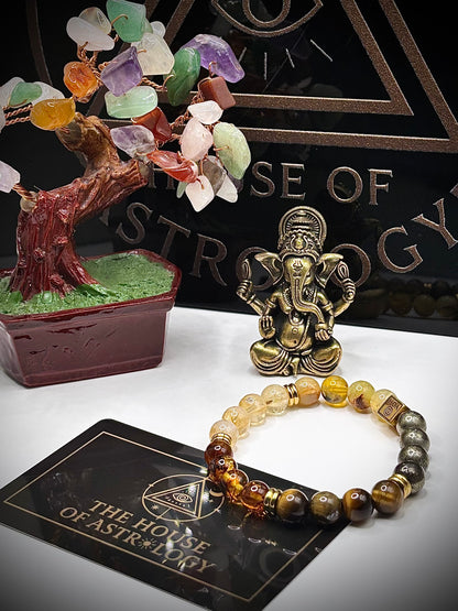 Гривна HOA „Трета Чакра“ от естествени камъни, ръчно изработена. Цитрин, пирит и тигрово око в енергична композиция за сила и увереност.