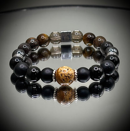 Гривна HOA „Земна Звезда“ от естествени камъни, ръчно изработена. Оникс, опушен кварц и турмалин в силна композиция за стабилност и заземяване.