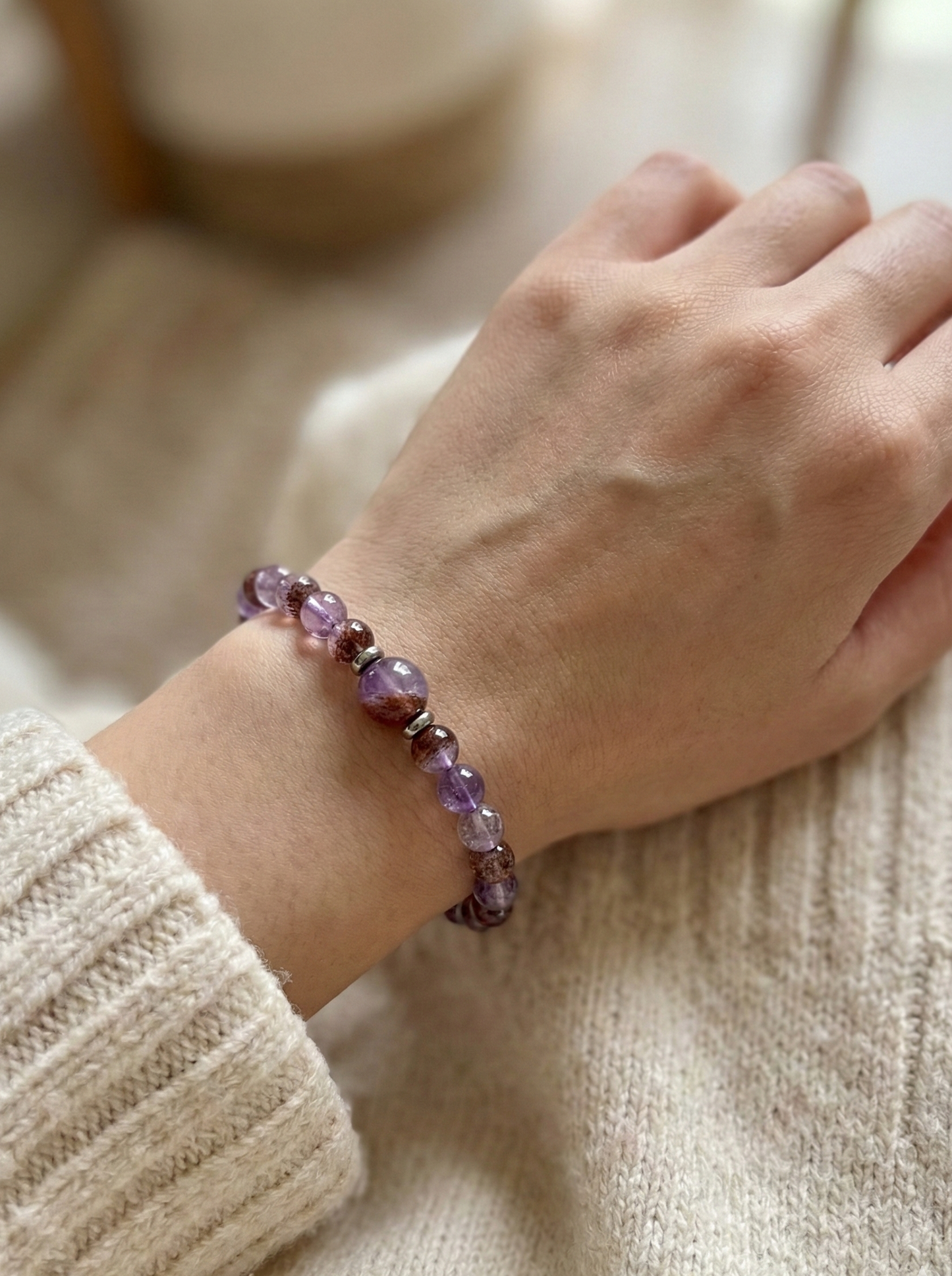 Гривна HOA „Мелодит“ от естествени камъни, ръчно изработена. Висок клас мелодит в мистичен и отличителен стил.