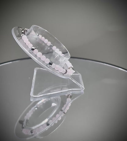 Лимитирана подаръчна кутия HOA от естествени камъни, ръчно изработена. Комплект с розов кварц – колие, гривна и кристал в луксозна композиция.